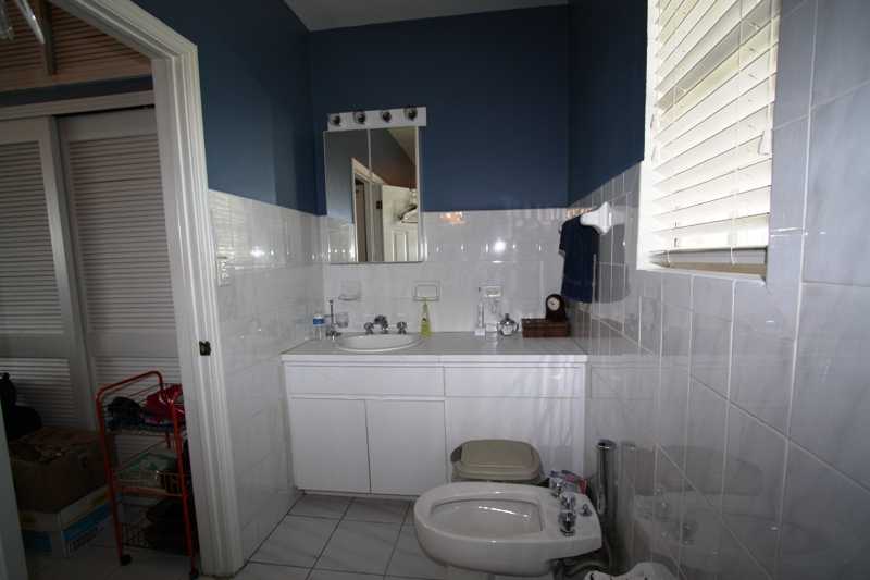 Master bathroom, one of the sides